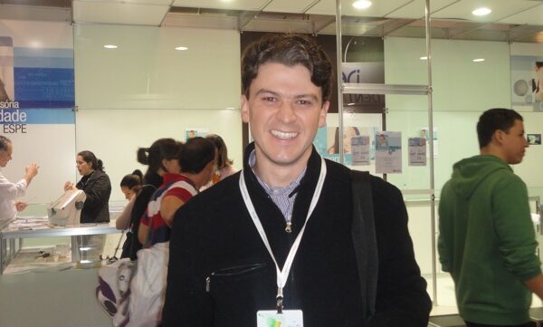 Dr. Eduardo Resende
